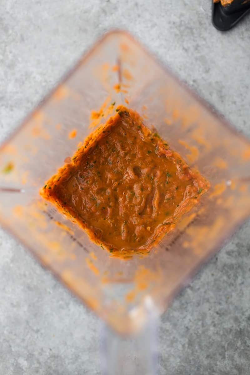 Easy Roasted Tomato Salsa | http://naturallyella.com 