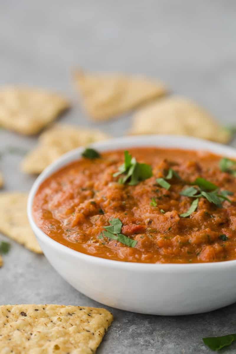 Summer Tomato Salsa | http://naturallyella.com