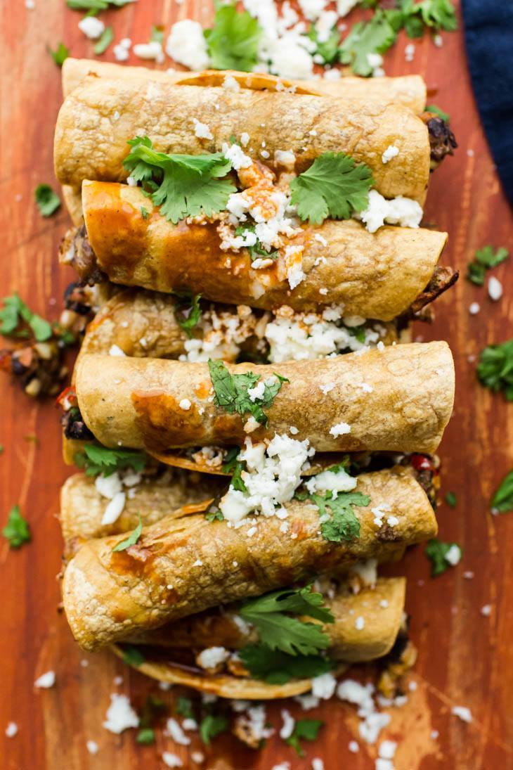 Vegetarian Black Bean Taquitos | http://naturallyella.com