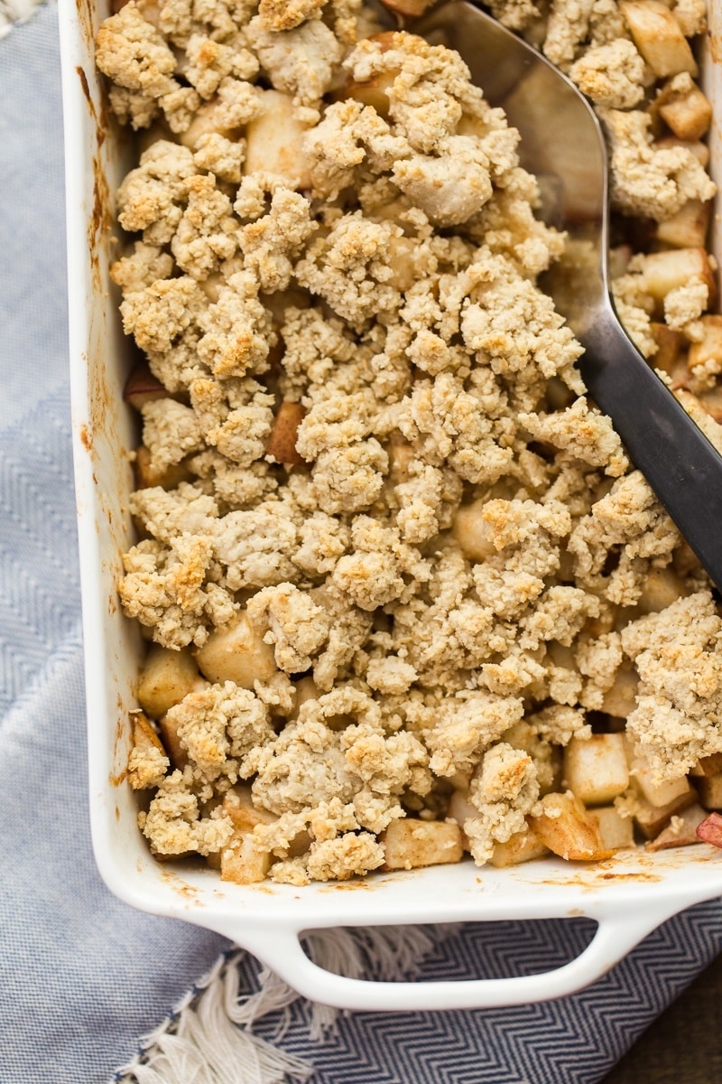 Honey Pear Crisp | http://naturallyella.com