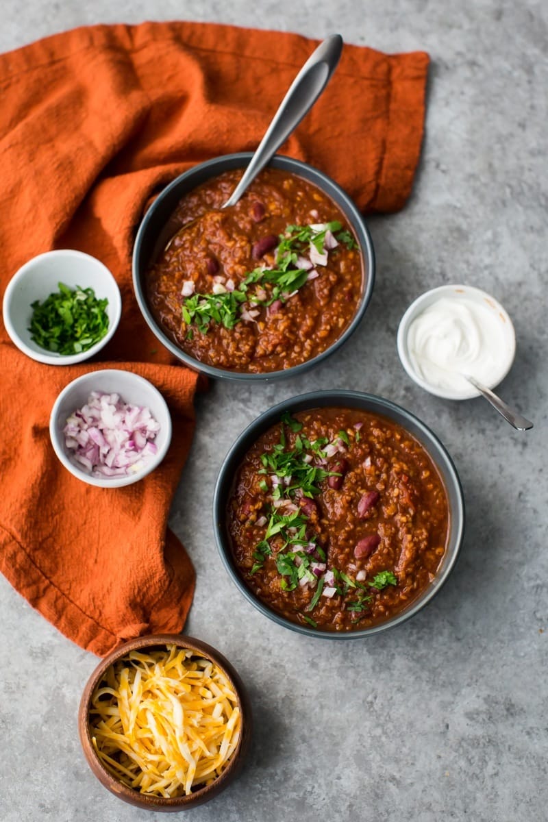 Bulgur Vegetarian Chili with Kidney Beans | @naturallyella