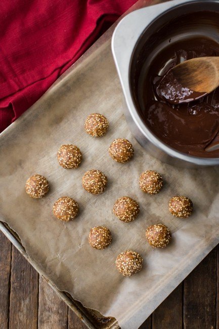 Date and Peanut Butter Buckeye Balls with Quinoa