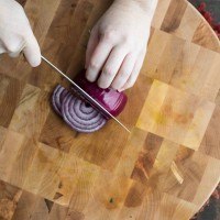 slicing onions