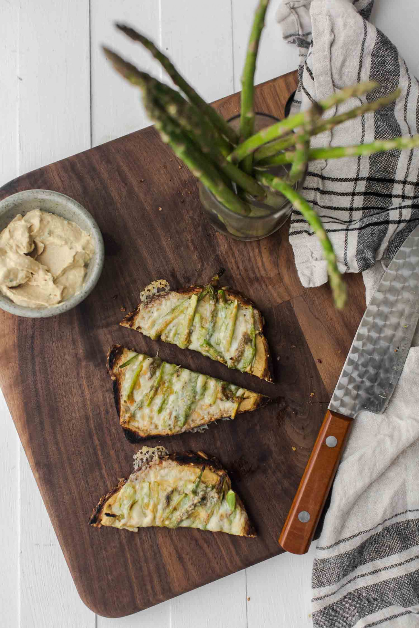 Asparagus Toast with Hummus and Havarti Cheese