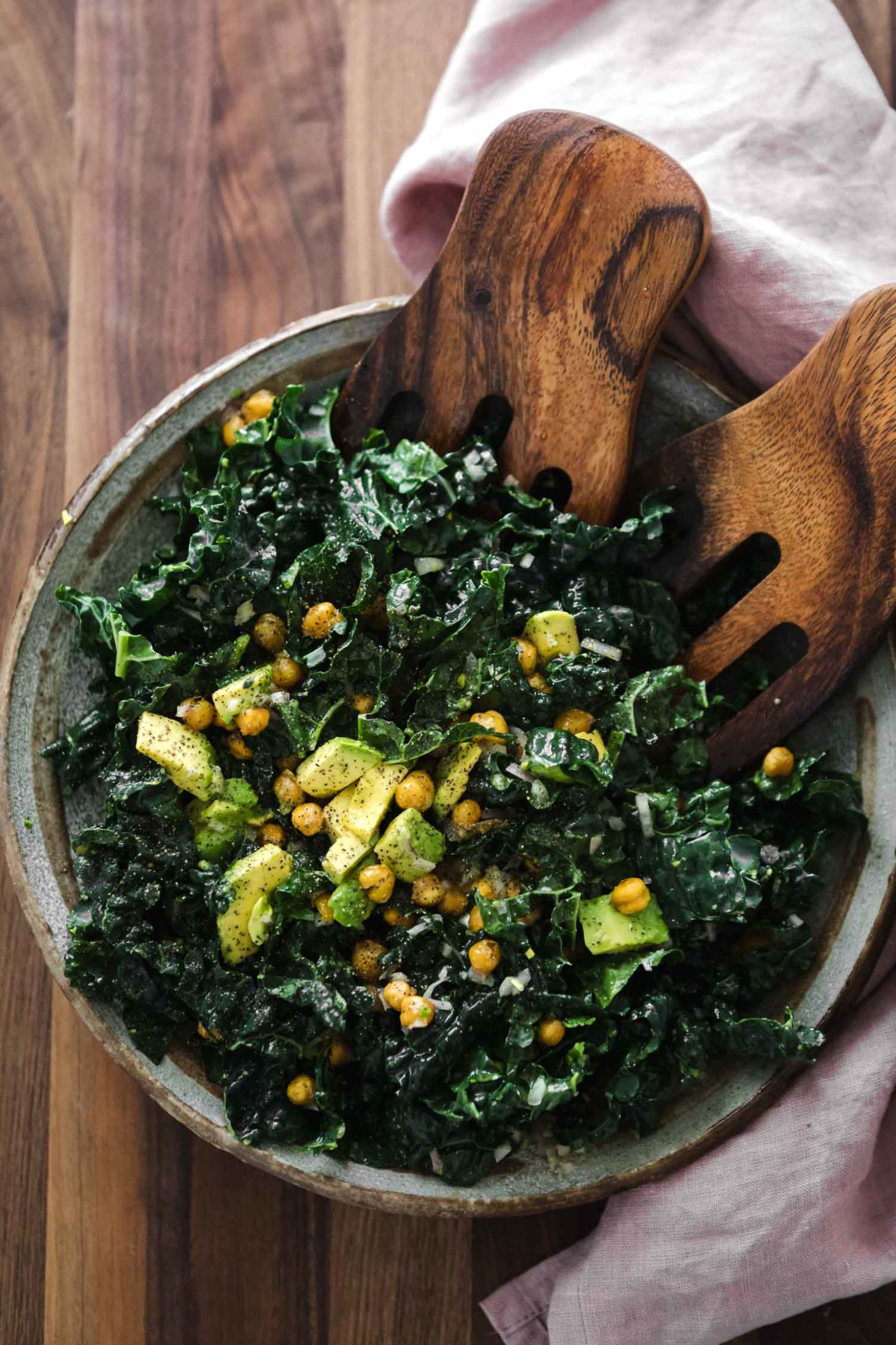 Avocado Kale Salad with Crispy Chickpeas